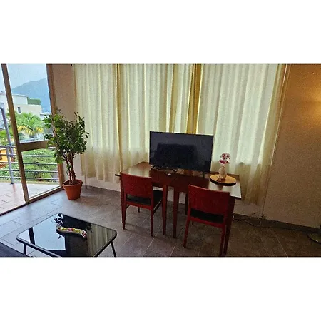 With Two And Shared Bathroom Minusio