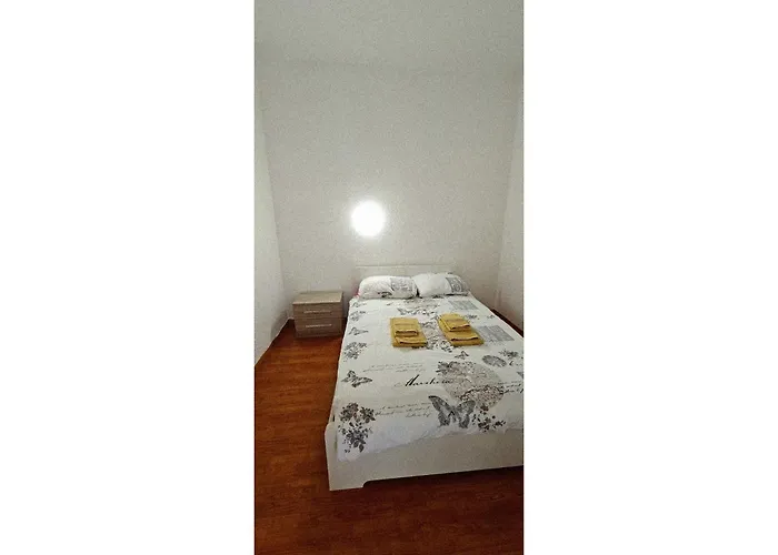 With Two And Shared Bathroom Guest house 3*