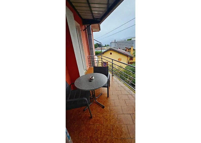 Guest house With Two And Shared Bathroom 3*